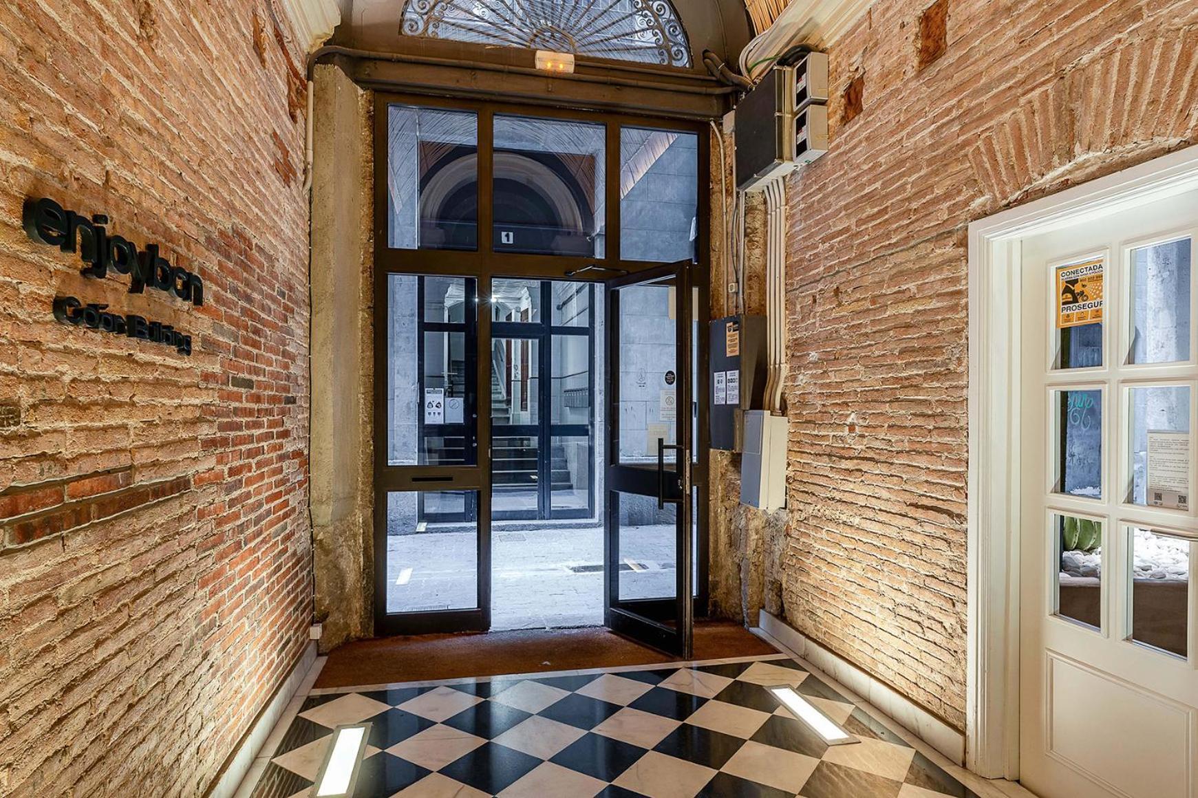 Enjoybcn Colon Apartments Барселона Екстер'єр фото