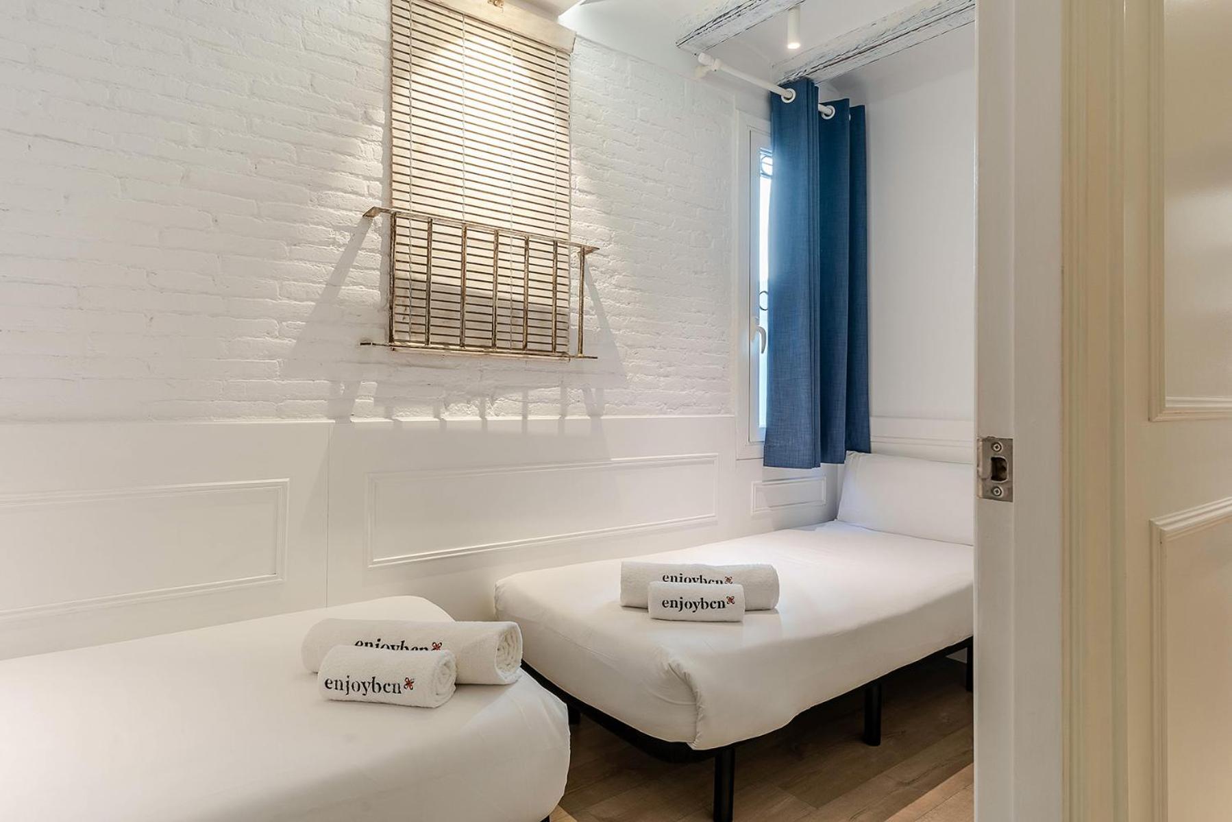 Enjoybcn Colon Apartments Барселона Екстер'єр фото