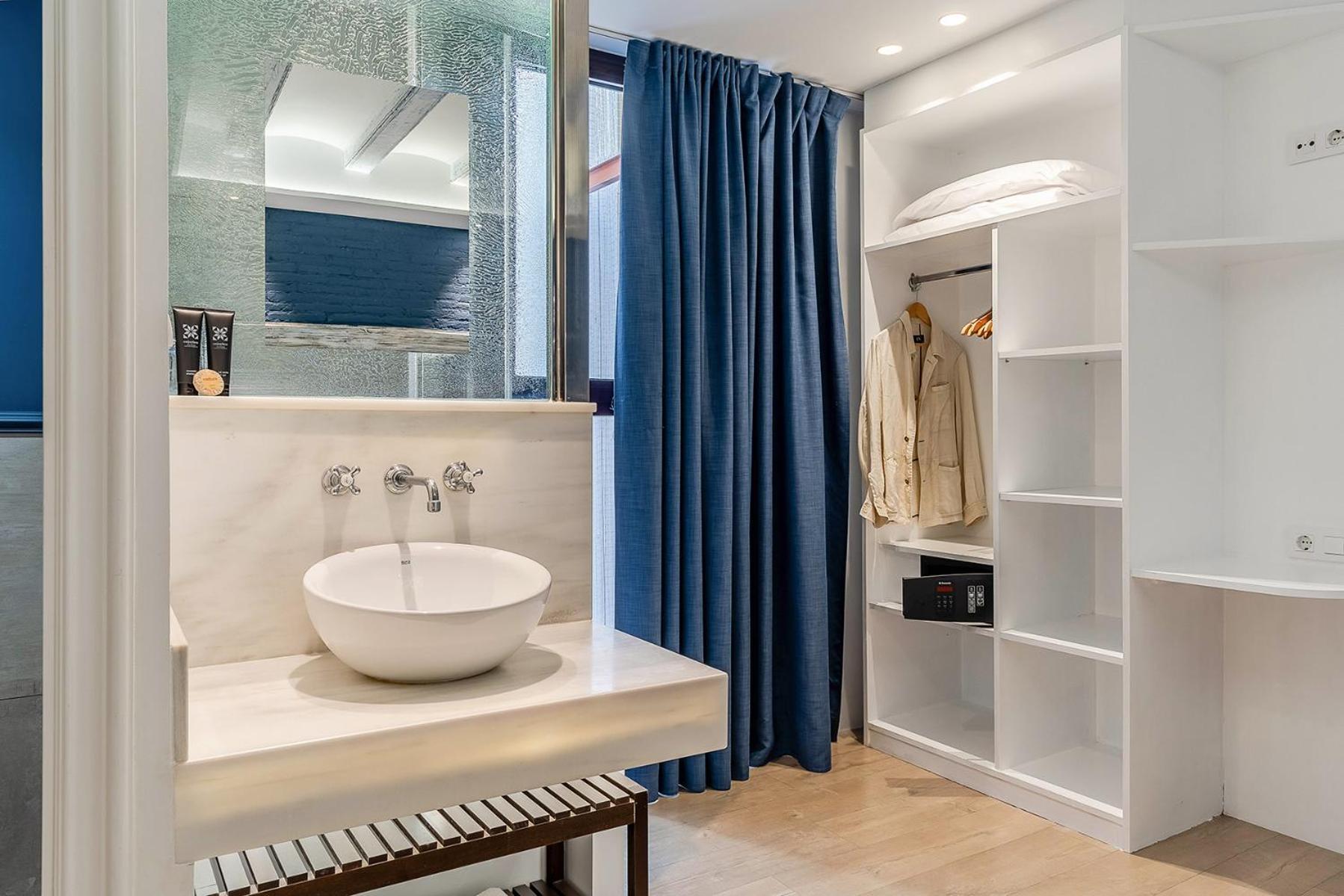 Enjoybcn Colon Apartments Барселона Екстер'єр фото