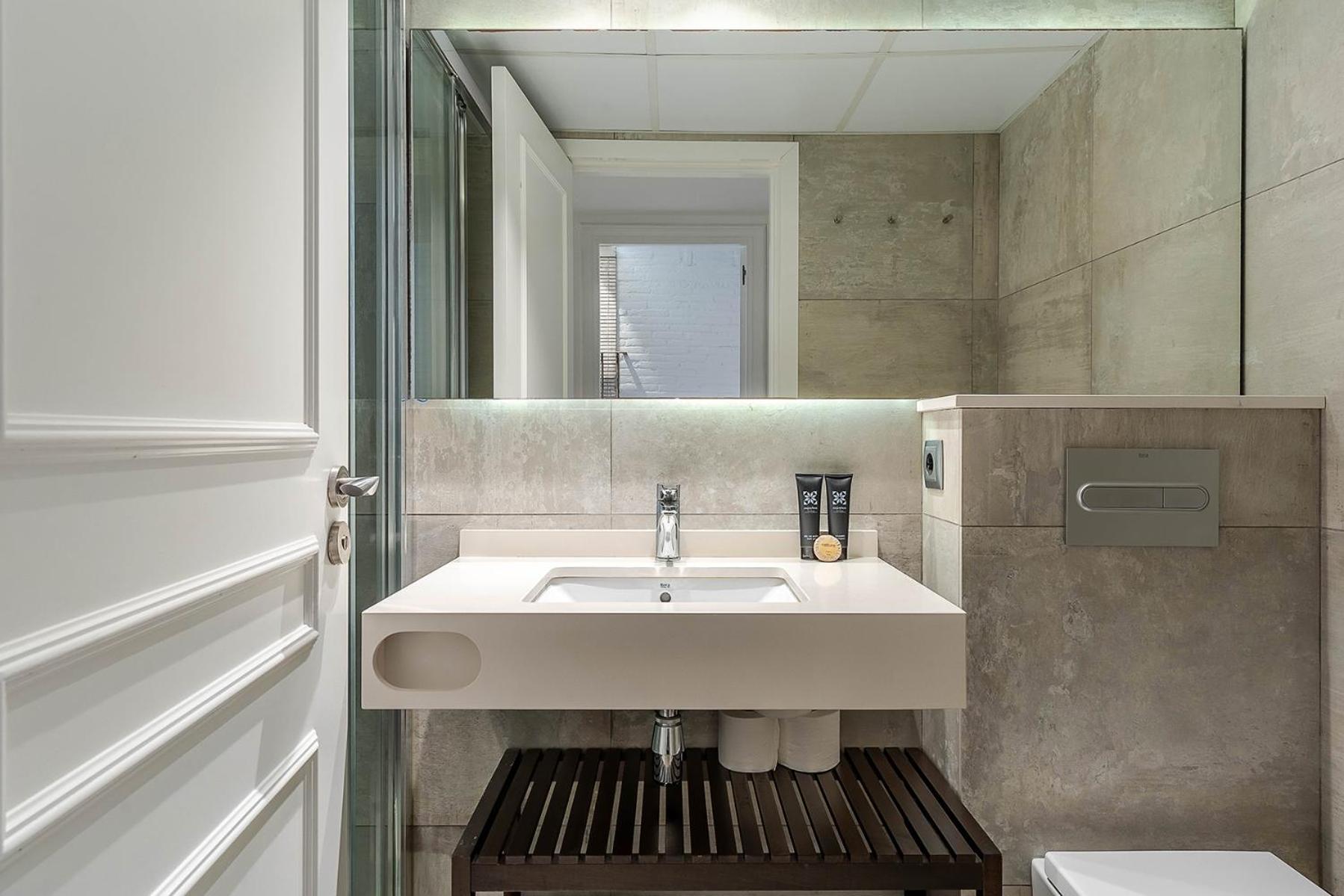 Enjoybcn Colon Apartments Барселона Екстер'єр фото
