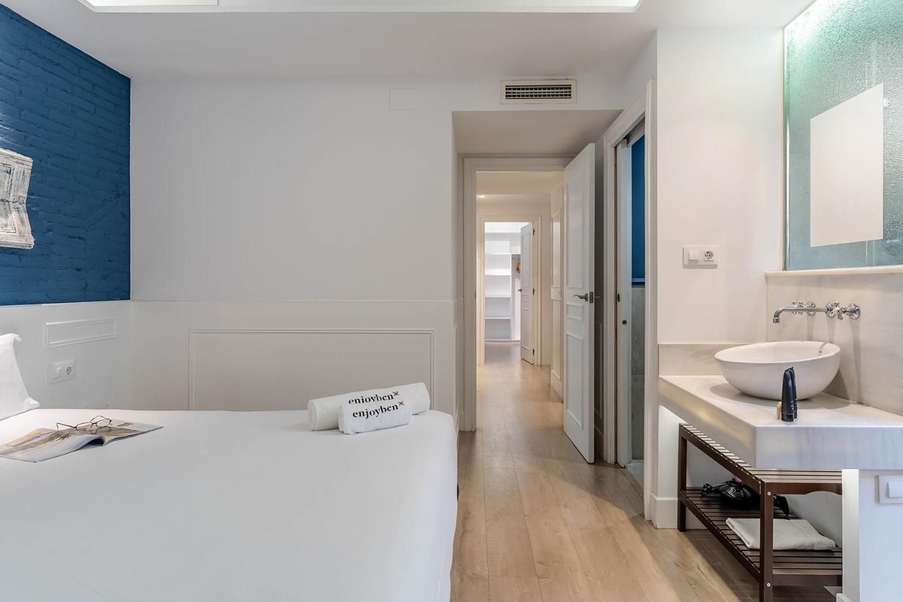 Enjoybcn Colon Apartments Барселона Екстер'єр фото